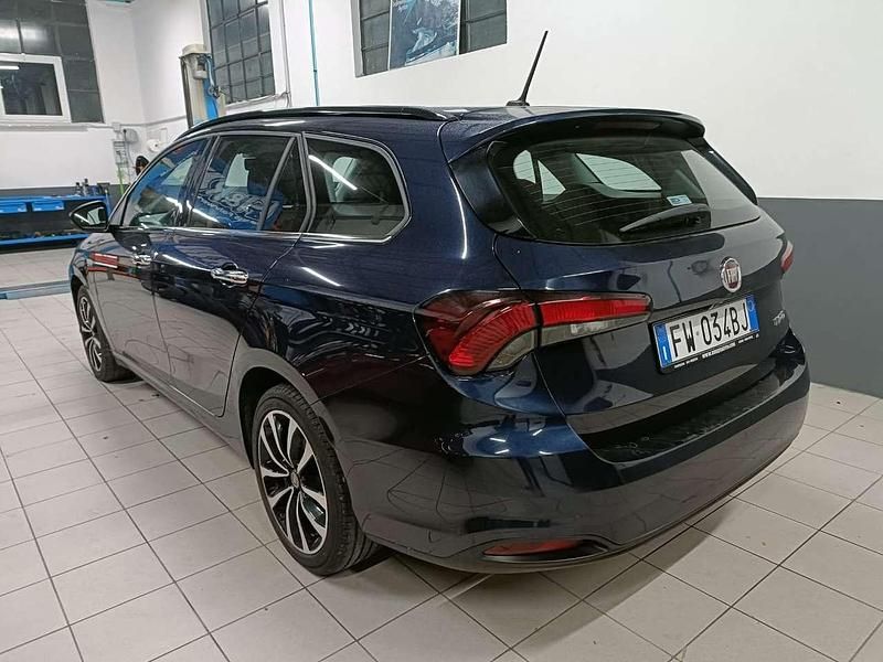 Usata Fiat Tipo Lounge 120 CV (88 kW) 2019 Blu/azzurro Station wagon
