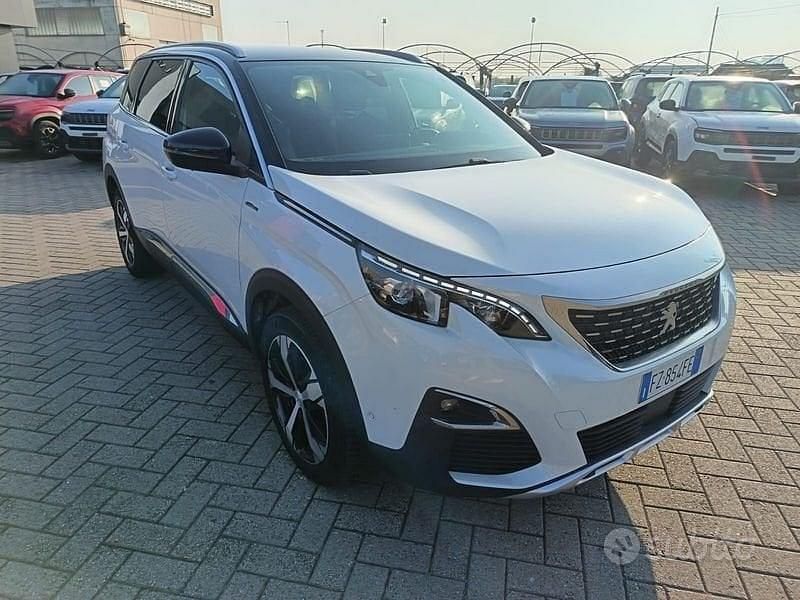 Usata Peugeot 5008 GT-line 131 CV (96 kW) 2019 Beige Berlina