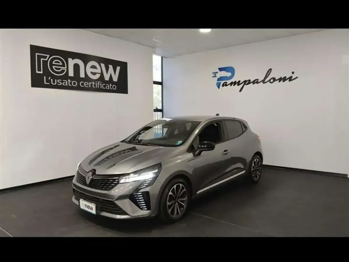 Usata Renault Clio Techno 91 CV (66 kW) 2025 Grigio scuro Utilitaria