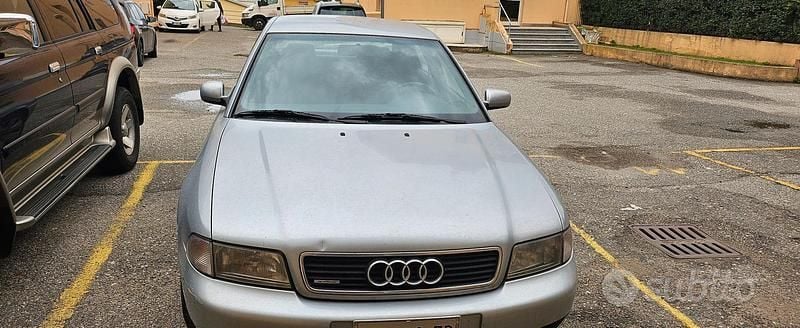 Usata Audi A4 1998 Grigio Berlina
