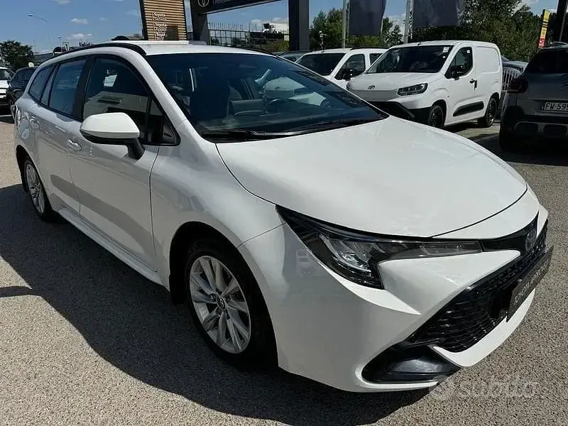 Usata Toyota Corolla Active 140 CV (102 kW) 2023 Other Station wagon