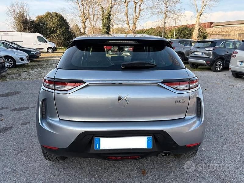 Käytetty DS Automobiles DS3 So Chic 131 HP (96 kW) 2020 Harmaa Sedan