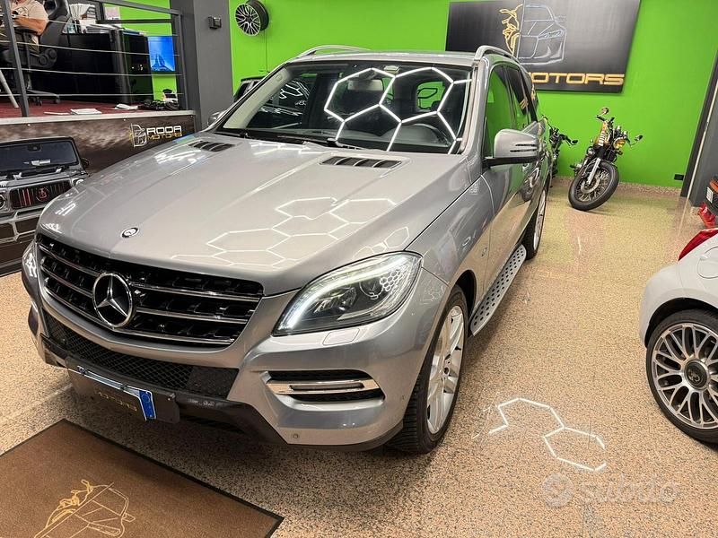 Usata Mercedes ML350 258 CV (189 kW) 2012 Grigio SUV