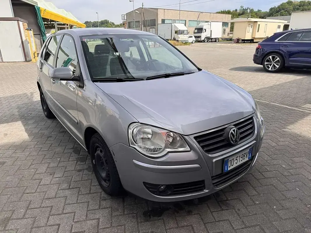 Usata VW Polo Comfortline 80 CV (58 kW) 2007 Grigio Utilitaria