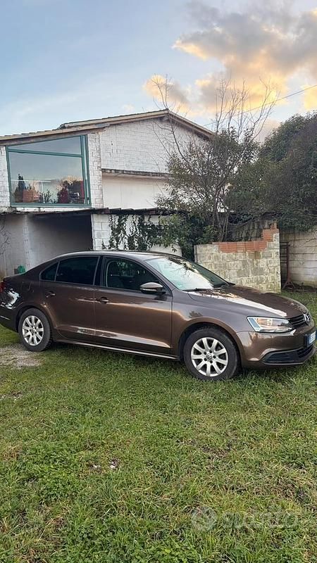 Usata VW Jetta 53 CV (38 kW) 2012 Marrone Berlina