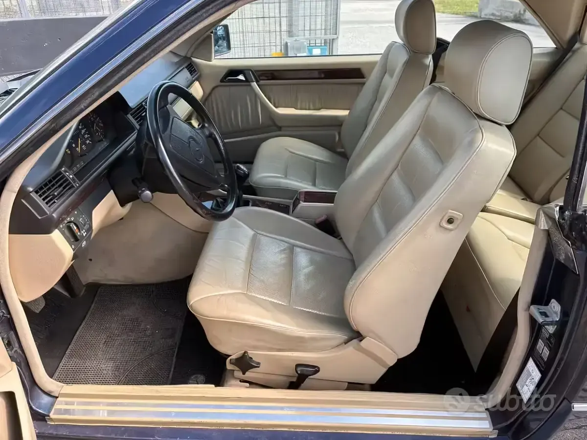 Usata Mercedes E300 188 CV (138 kW) 1992 Blu Coupé