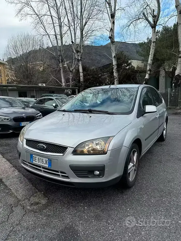 Usata Ford Focus 90 CV (66 kW) 2006 Grigio Berlina