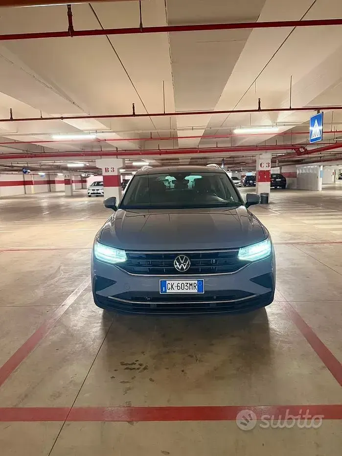 Usata VW Tiguan Life 150 CV (110 kW) 2022 Grigio SUV