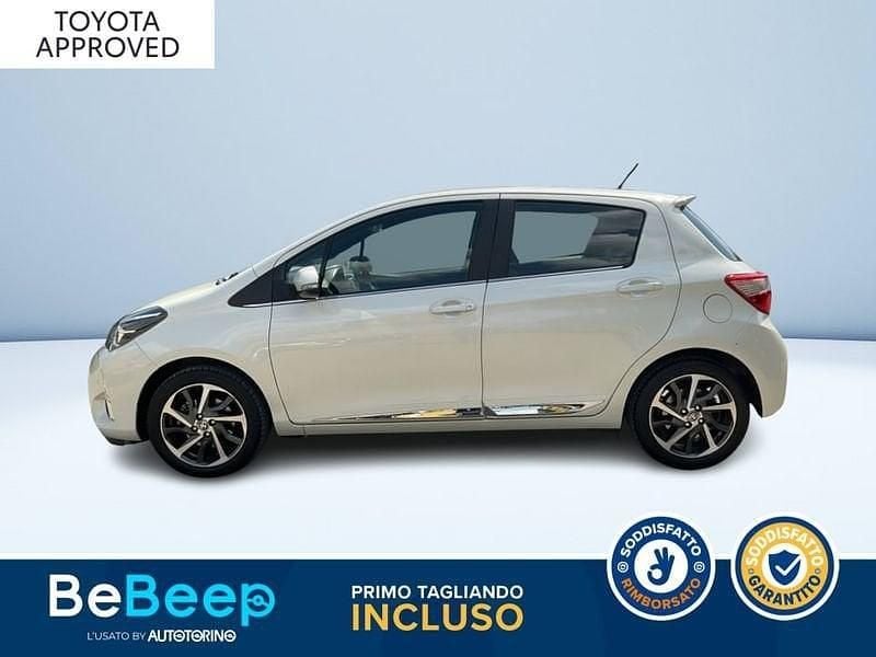 Usata Toyota Yaris Lounge 111 CV (81 kW) 2018 Bianco pastello Utilitaria