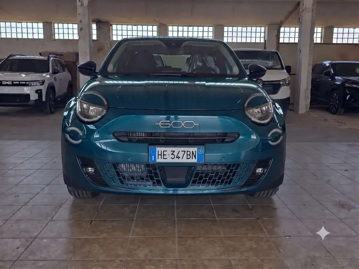 Nuova Fiat 600 99 CV (72 kW) 2026 Blu SUV
