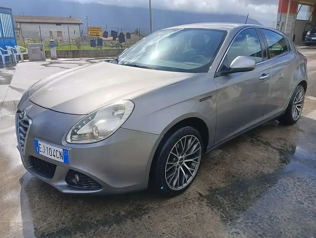 Usata Alfa Romeo Giulietta Distinctive 170 CV (125 kW) 2011 Utilitaria