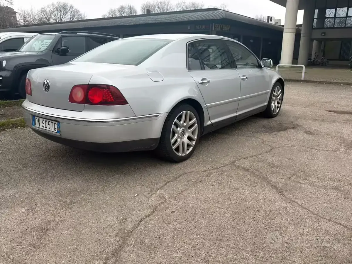 Usata VW Phaeton 233 CV (171 kW) 2008 Grigio Berlina