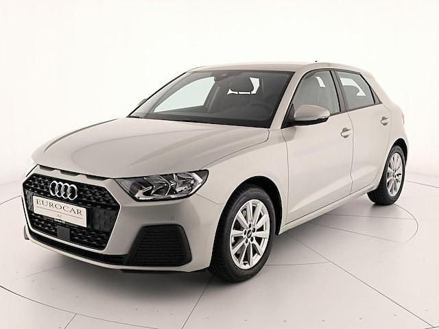 Argento rugiada metallizzato Usata 2024 Audi A1 Business Due volumi | 23.900 € (Buon prezzo) - Immagine 1/4
