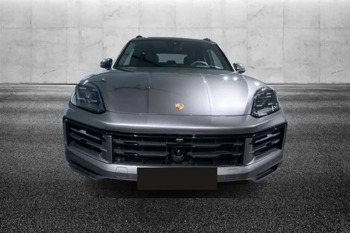 Usata Porsche Cayenne 470 CV (345 kW) 2024 Grigio SUV