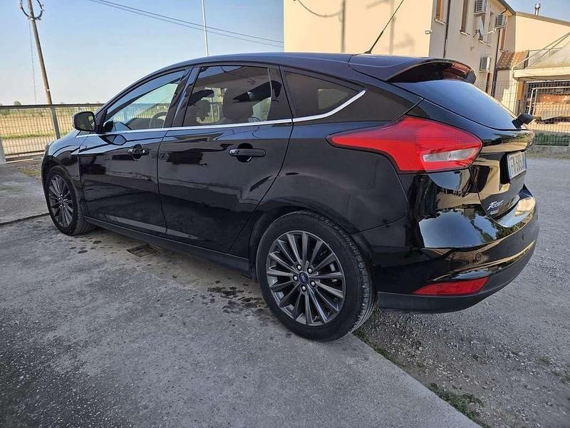 Usata Ford Focus Titanium 120 CV (88 kW) 2018 Berlina