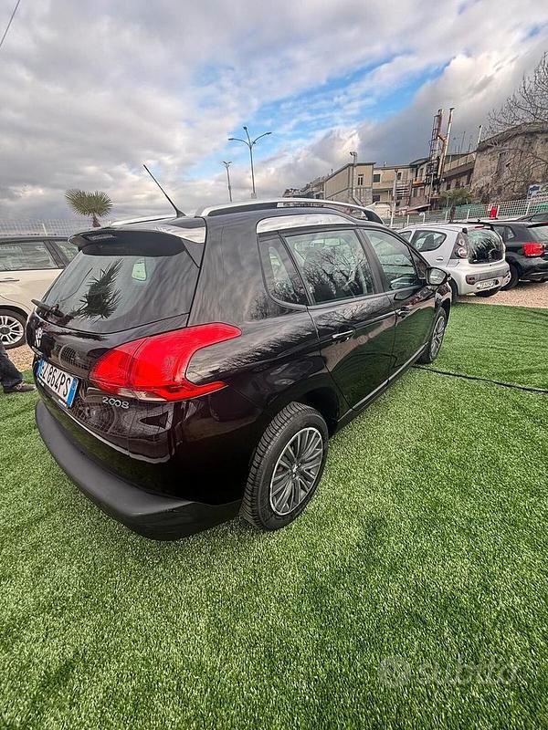 Usata Peugeot 2008 Active 75 CV (55 kW) 2015 Nero SUV