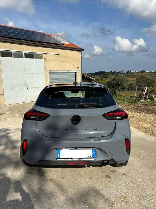 Usata Opel Corsa GS Line 75 CV (55 kW) 2024 Grigio Utilitaria