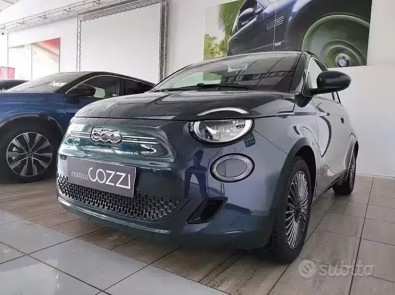 Usata Fiat 500e La Prima 42 kW (58 CV) 2020 Blu/azzurro Berlina