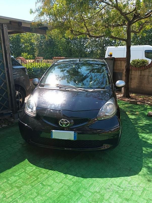 Usata Toyota Aygo 68 CV (50 kW) 2008 Nero Utilitaria