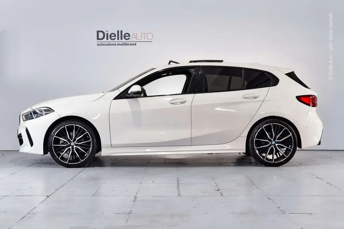 Usata BMW 118 M Sport 136 CV (100 kW) 2024 Alpinweiß iii pastello Coupé