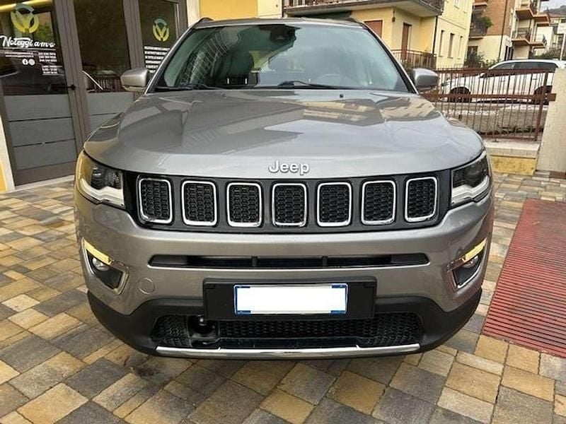 Usata Jeep Compass Limited 140 CV (102 kW) 2017 Argento SUV