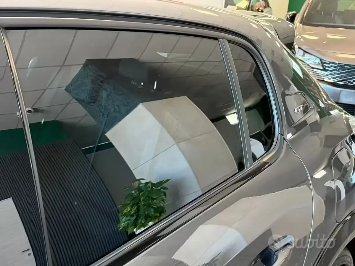 Usata Peugeot 208 131 CV (96 kW) 2022 Grigio Utilitaria