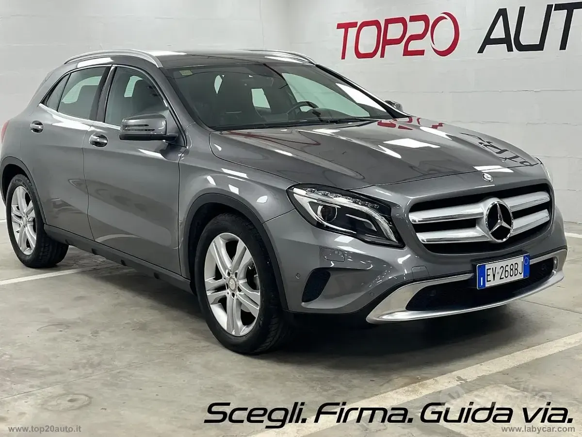 Usata Mercedes GLA200 136 CV (100 kW) 2014 Grigio SUV
