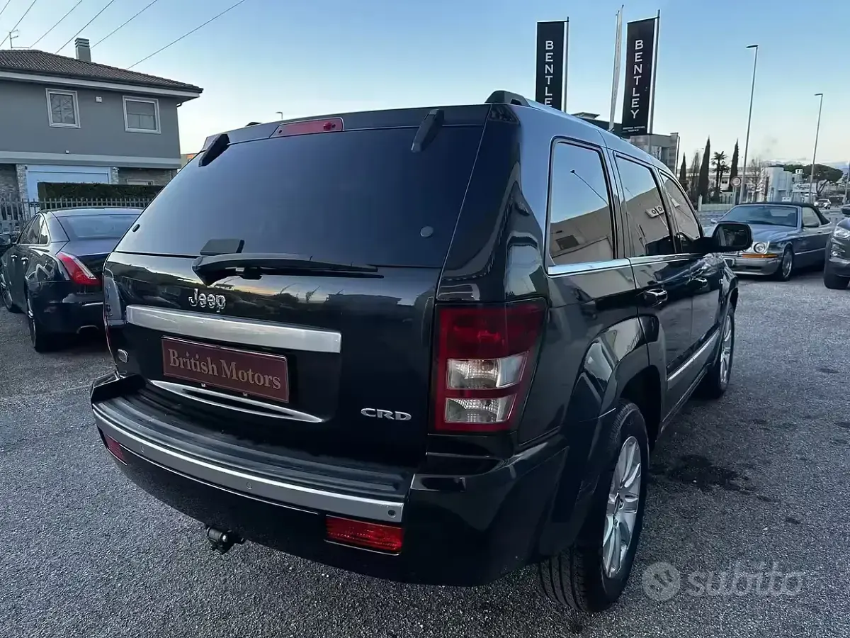 Usata Jeep Grand Cherokee Overland 218 CV (160 kW) 2007 Nero SUV