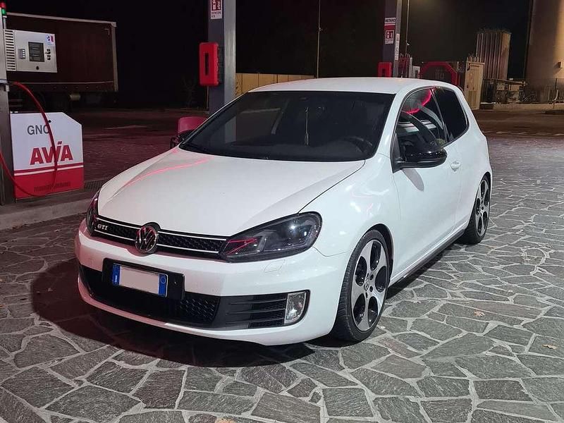 Bianco Usata 2009 VW Golf VI GTI Tre volumi | 9500 € (Buon prezzo) - Immagine 1/4