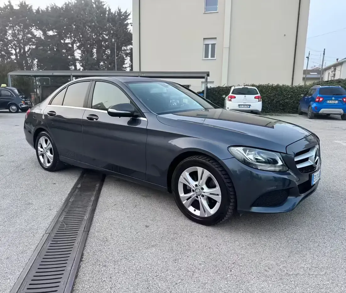 Begagnad Mercedes C180 116 HK (85 kW) 2015 Grå Sedan