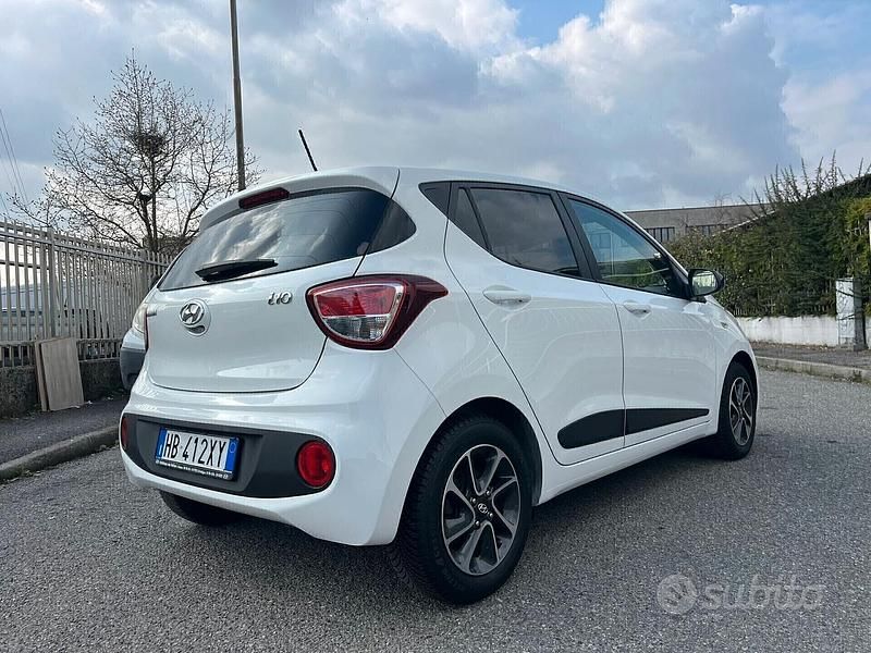 Usata Hyundai i10 67 CV (49 kW) 2019 Bianco Utilitaria