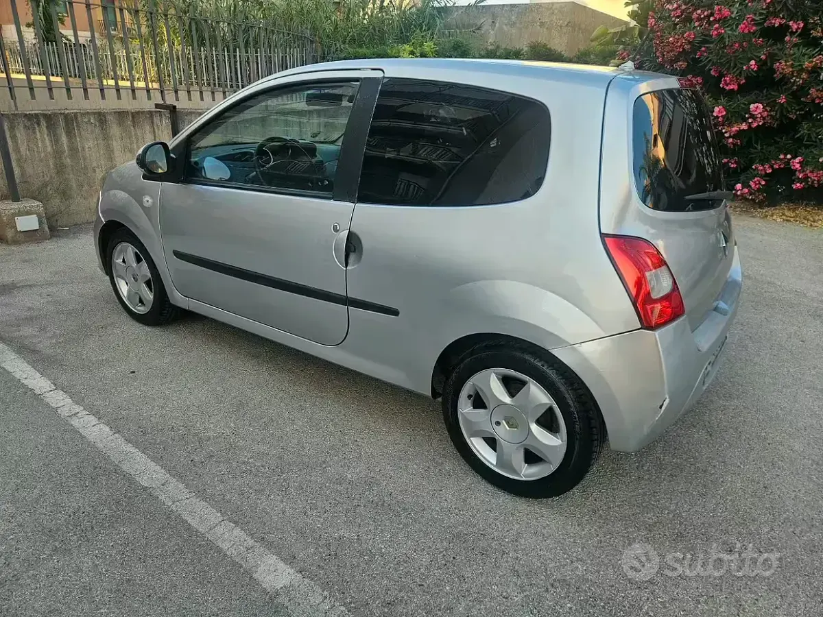 Usata Renault Twingo Initiale 75 CV (55 kW) 2007 Grigio Utilitaria