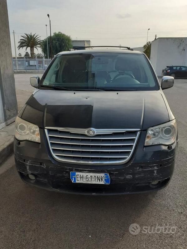 Usata Chrysler Grand Voyager 163 CV (119 kW) 2011 Nero Monovolume