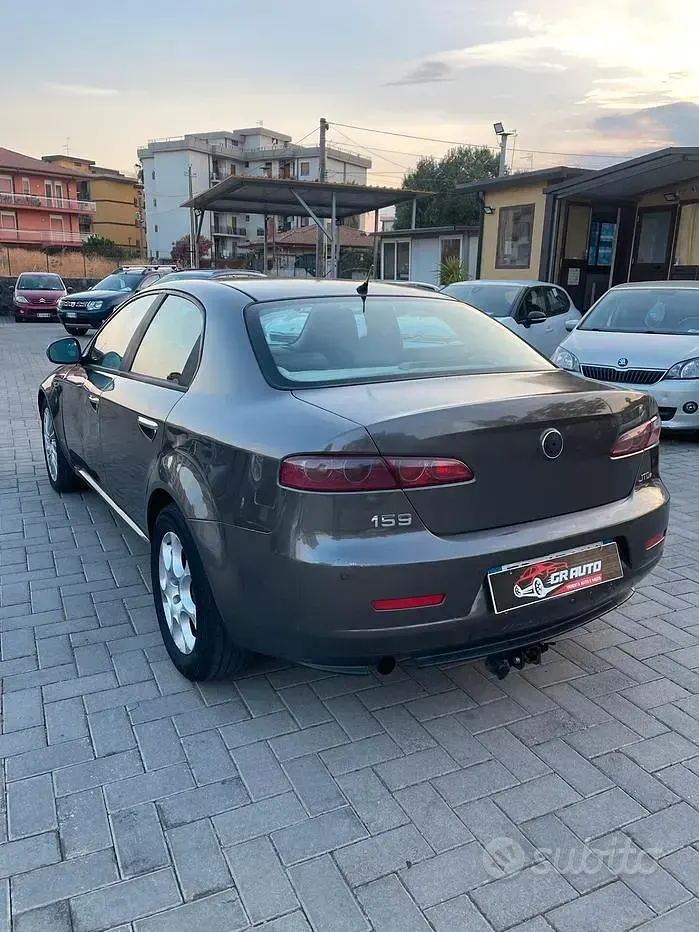 Usata Alfa Romeo 159 170 CV (125 kW) 2010 Beige Berlina