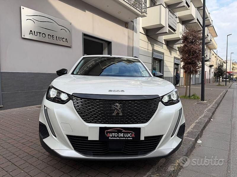 Usata Peugeot 2008 Allure 130 CV (95 kW) 2023 Bianco SUV