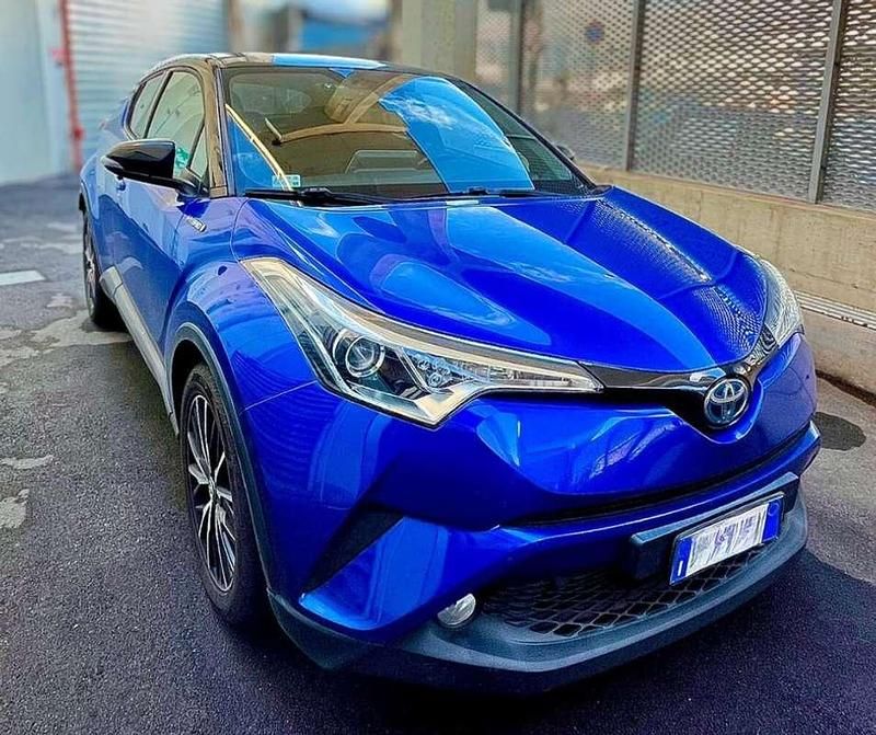 Usata Toyota C-HR Active 98 CV (72 kW) 2018 Blu/azzurro SUV