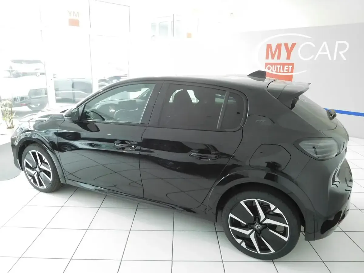 Nuova Peugeot 208 GT 101 CV (74 kW) 2026 Nero Utilitaria