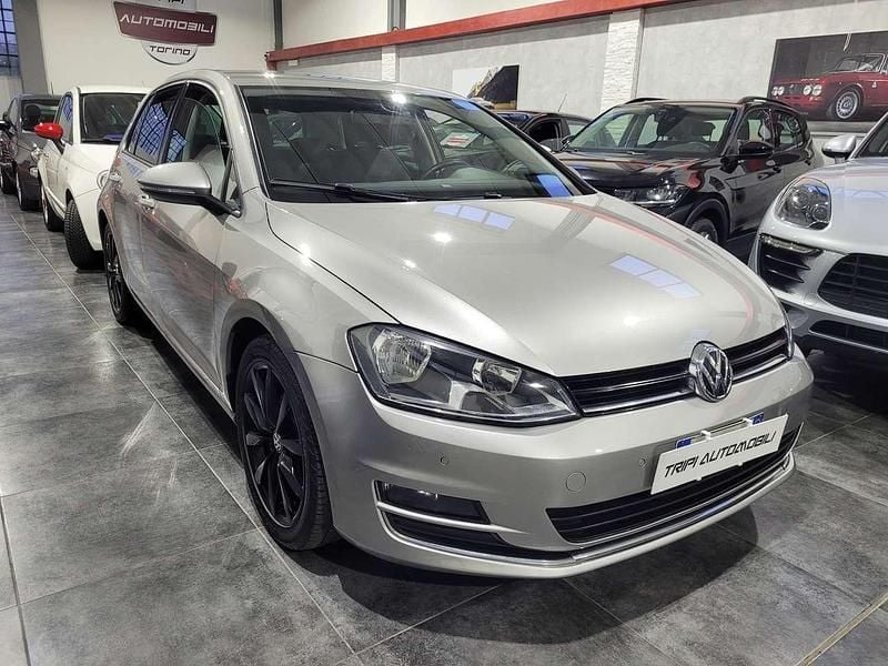 Grigio Usata 2013 VW Golf VII Highline Tre volumi | 11.900 € (Molto cara) - Immagine 1/4