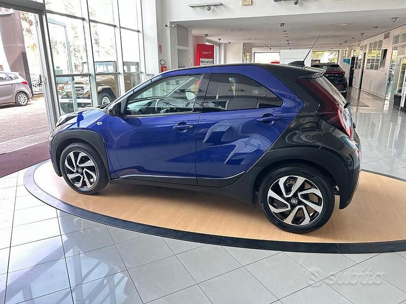 Usata Toyota Aygo X Trend 72 CV (52 kW) 2023 Blu SUV