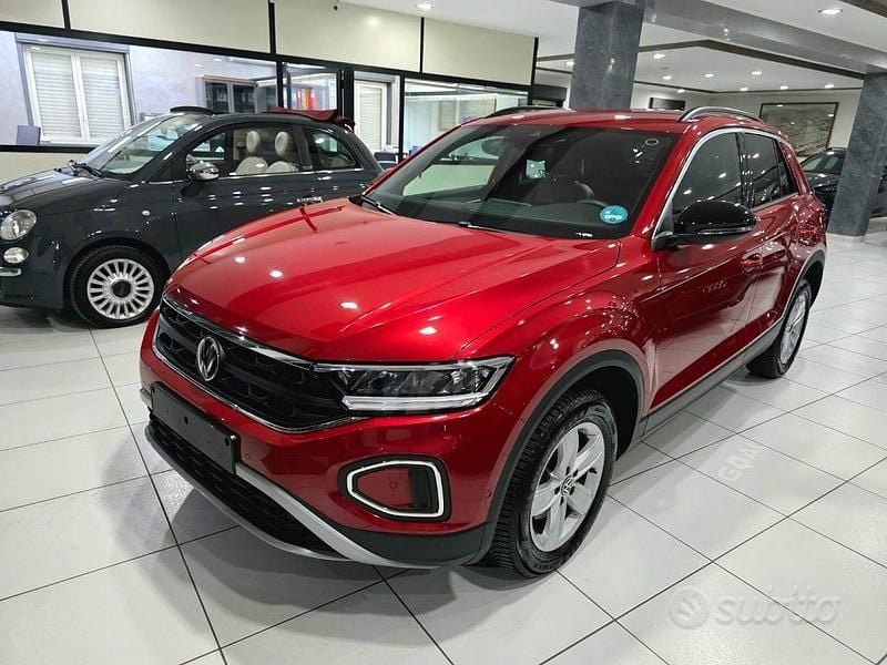 Rosso(met.) Usata 2025 VW T-Roc Goal SUV | 25.990 € (Super prezzo) - Immagine 1/4