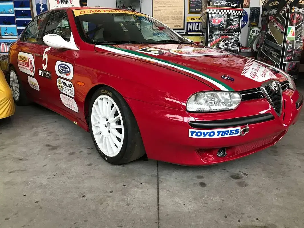 Usata Alfa Romeo 156 250 CV (183 kW) 1998 Rosso Berlina