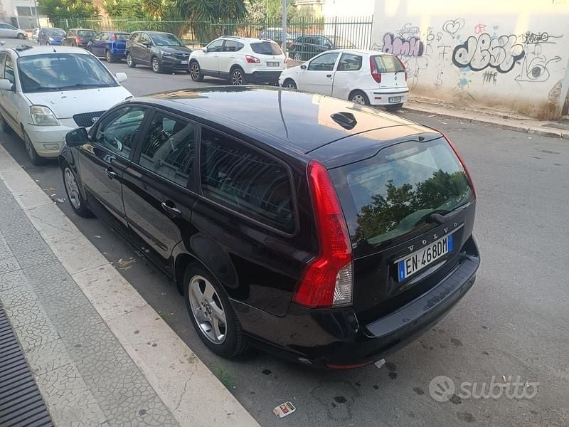 Usata Volvo V50 Plus 115 CV (84 kW) 2012 Nero Station wagon