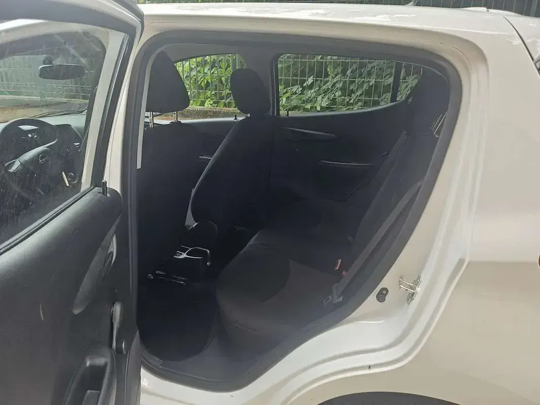Usata Opel Karl Innovation 75 CV (55 kW) 2016 Utilitaria