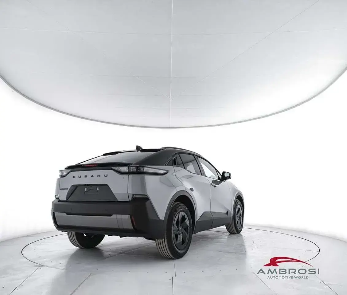 Nuova Subaru Uncharted 122 kW (167 CV) 2026 Grigio SUV