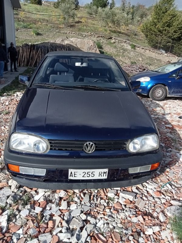 Usata VW Golf Cabriolet 90 CV (66 kW) 1995 Blu Cabrio