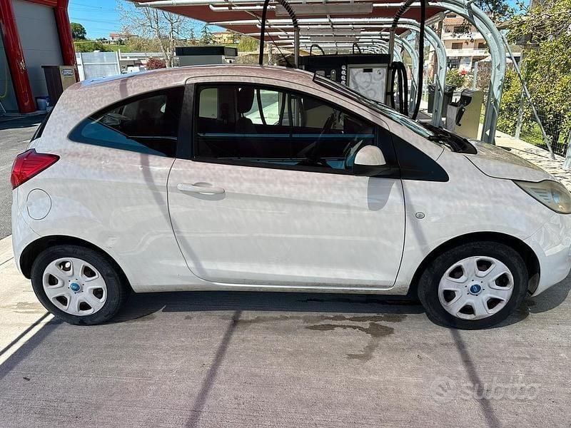 Usata Ford Ka 75 CV (55 kW) 2011 Bianco Utilitaria