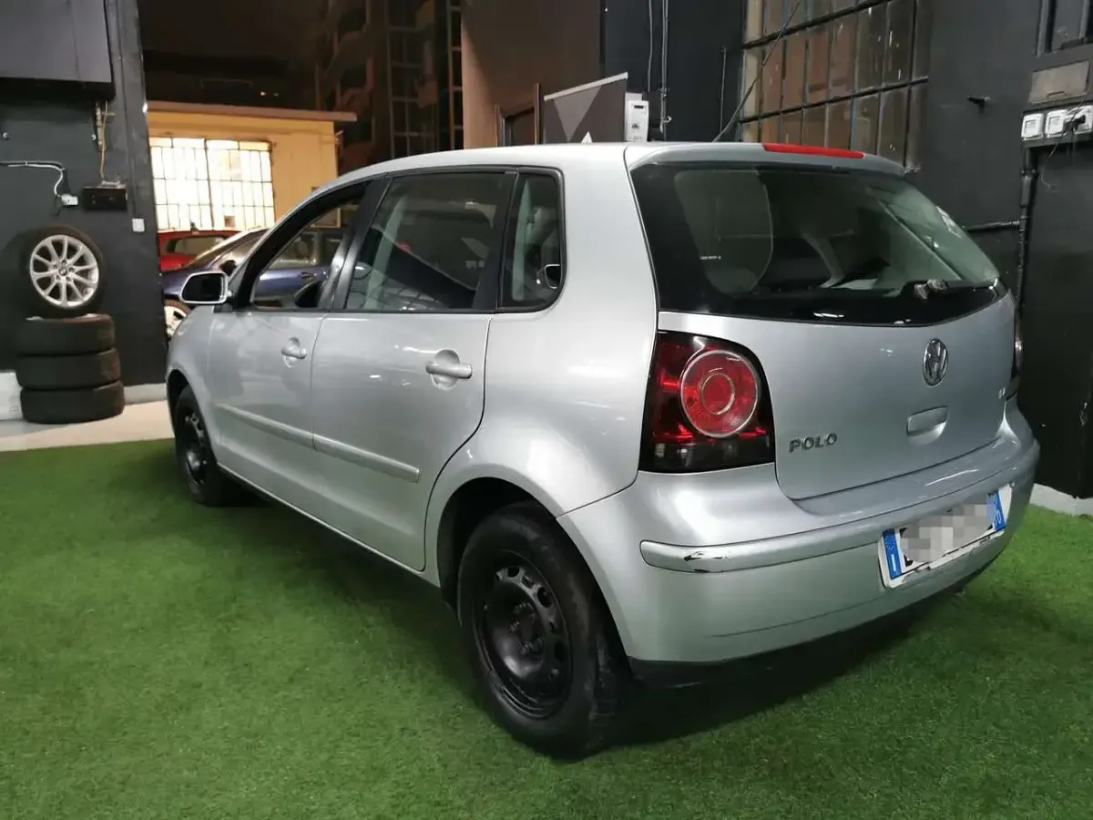 Usata VW Polo Comfortline 80 CV (58 kW) 2008 Argento Utilitaria