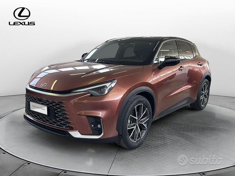 Bronzo Usata 2024 Lexus LBX SUV | 34.500 € (Buon prezzo) - Immagine 1/3