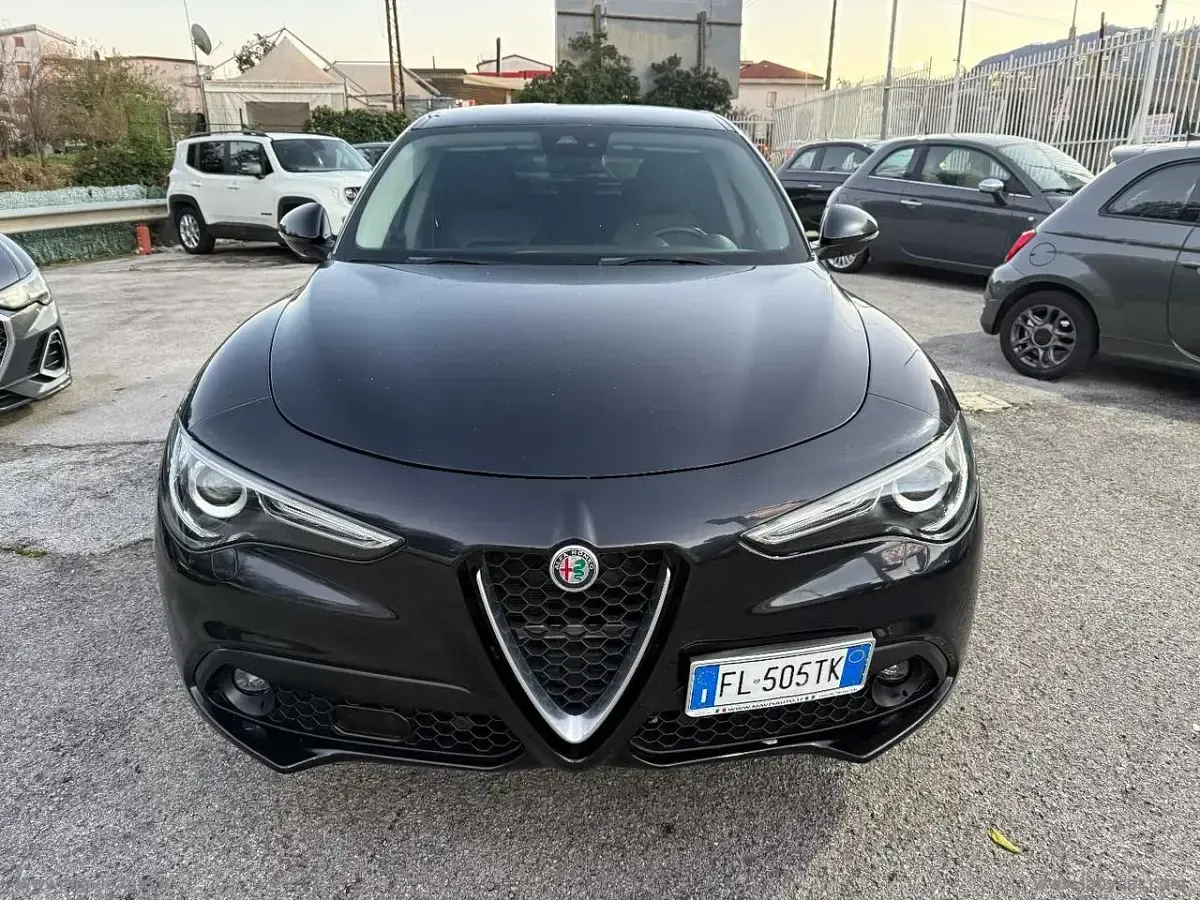 Usata Alfa Romeo Stelvio 209 CV (153 kW) 2017 Nero SUV