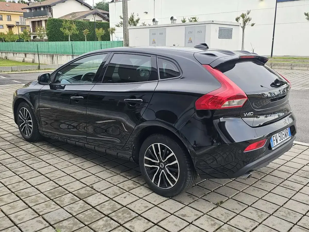 Usata Volvo V40 Business Edition 120 CV (88 kW) 2019 Other Berlina